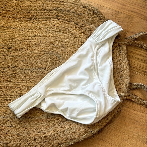 Victoria’s Secret set. - Picture 3 of 5